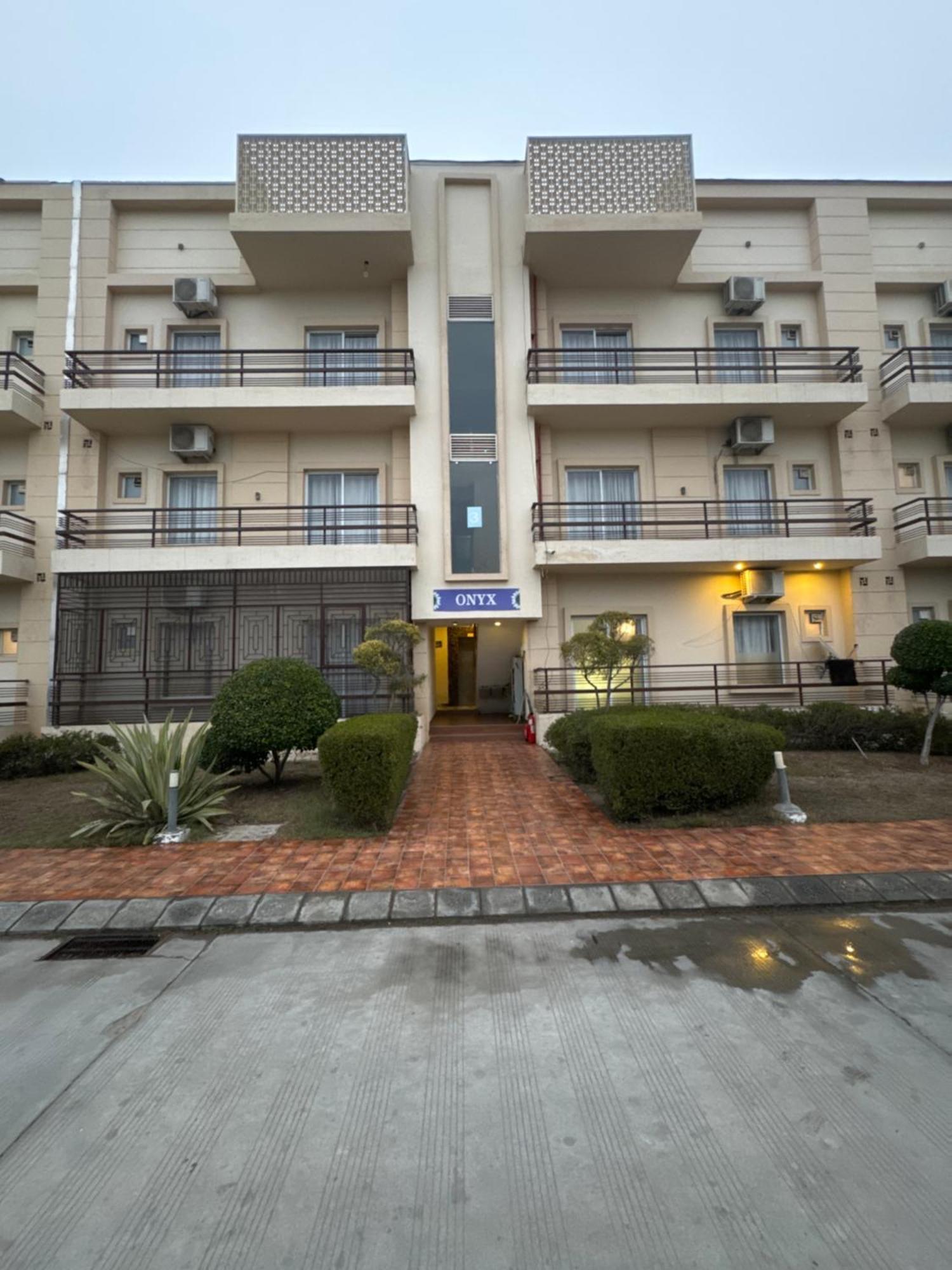 Vrindāvan Pearl Suites At Omex Entrenity מראה חיצוני תמונה