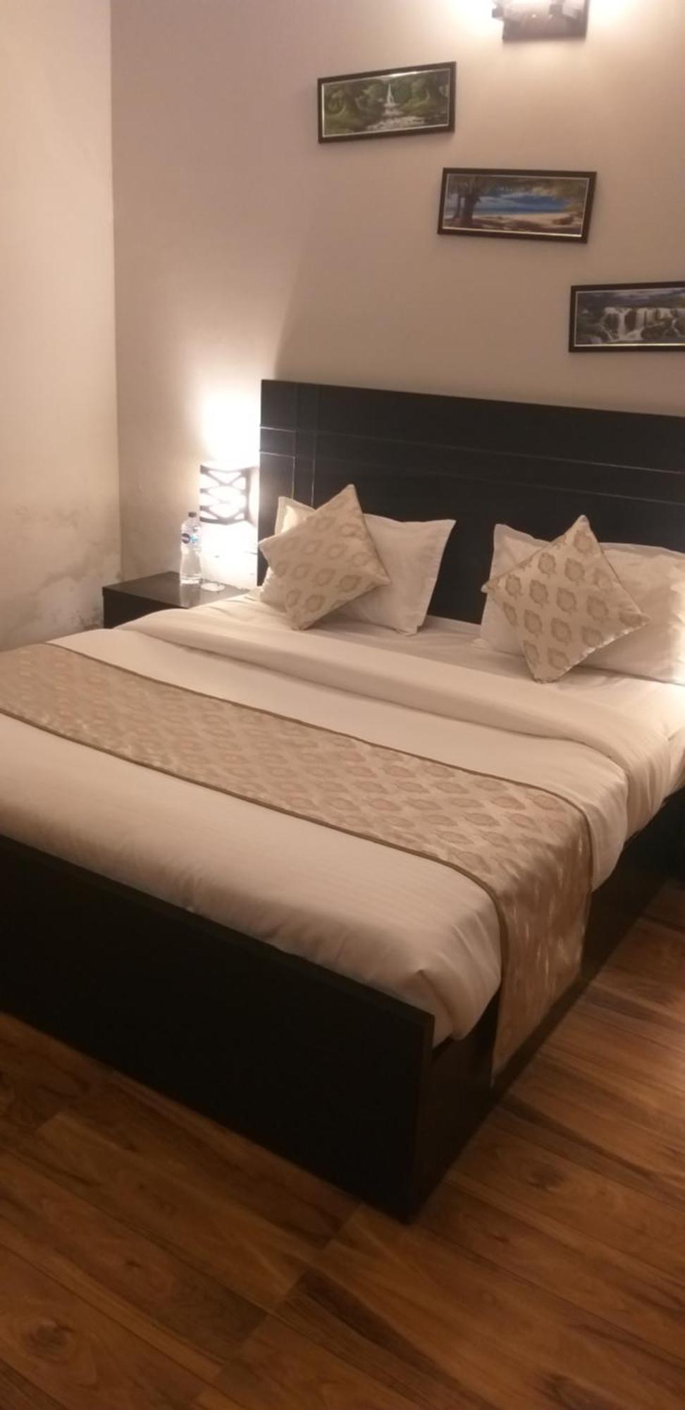 Vrindāvan Pearl Suites At Omex Entrenity מראה חיצוני תמונה