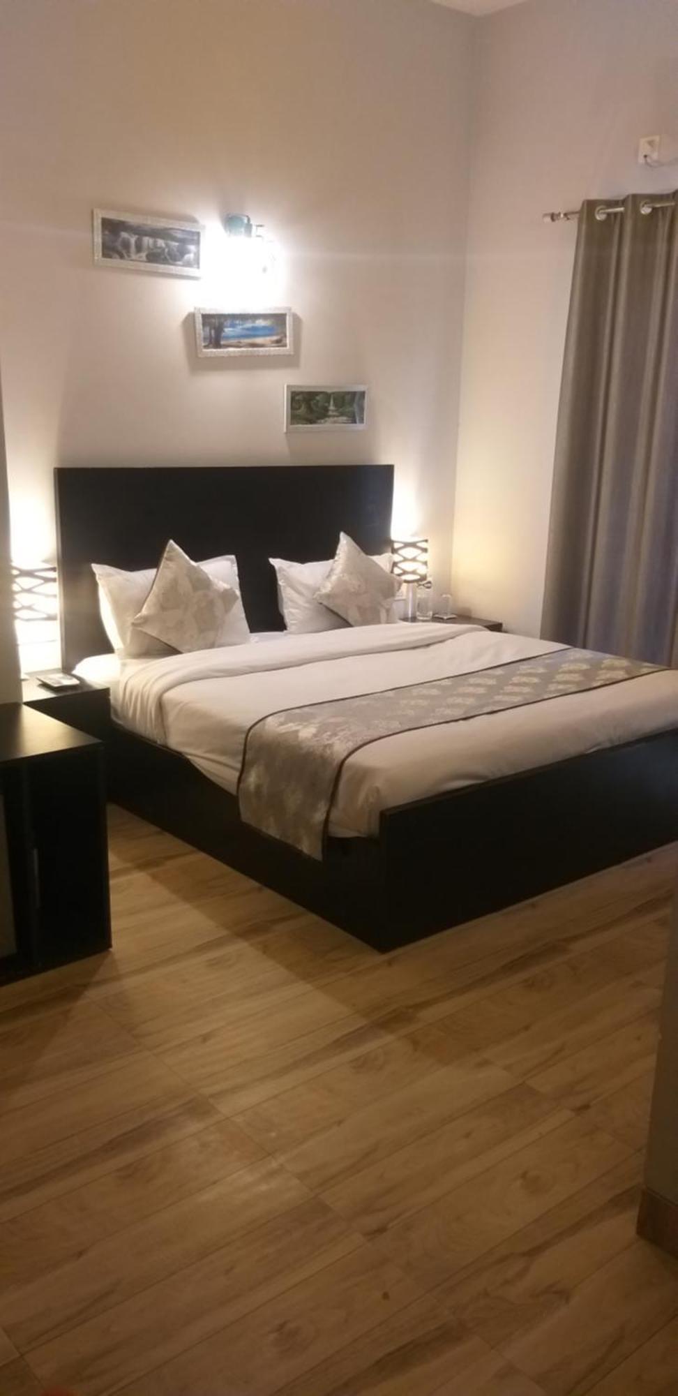Vrindāvan Pearl Suites At Omex Entrenity מראה חיצוני תמונה
